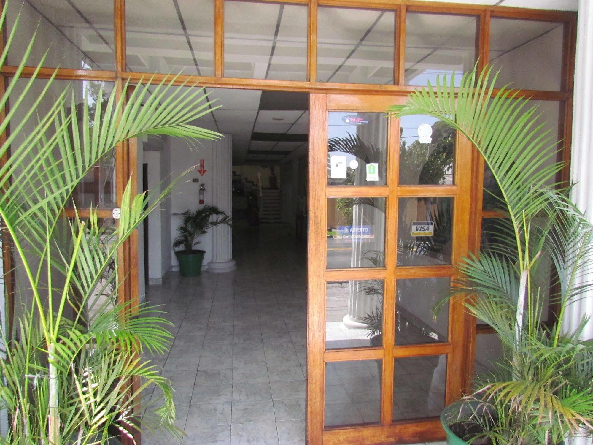 Hotel Grecia Real San Salvador Dış mekan fotoğraf